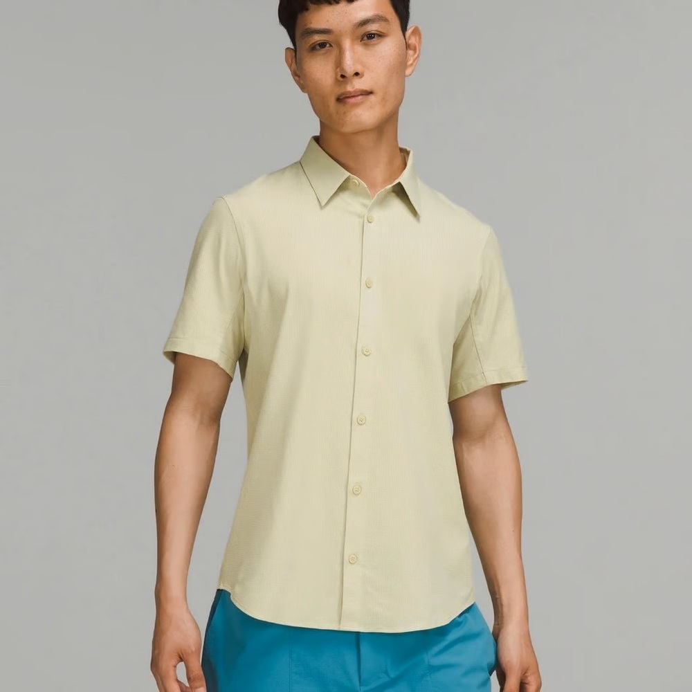 Airing Easy Short Sleeve Button Down Shirt (Dew Green)